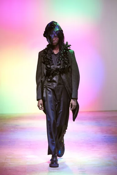 Look 17